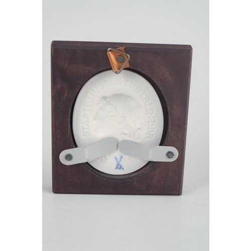 Small Biscuit Plaque with Double-Sided Classical Profile Portraits from Meissen, 1970s For Sale - Image 3 of 5