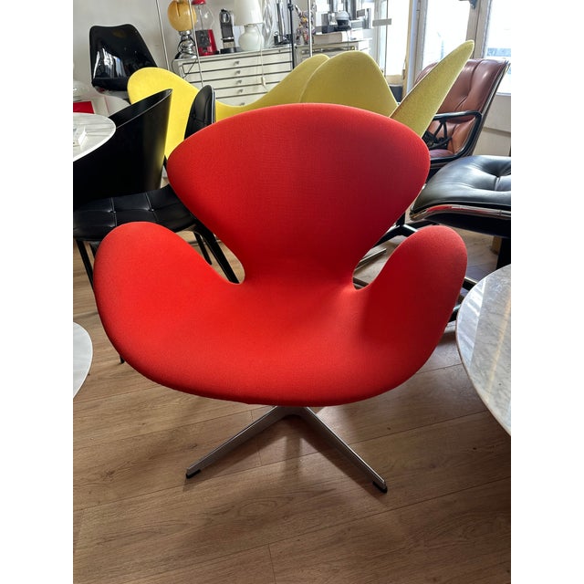 Swan Chair by Arne Jacobsen for Fritz Hansen, 2010s For Sale - Image 10 of 11