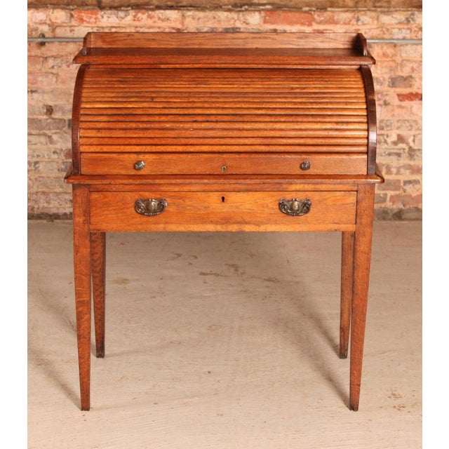 Vintage oak rolltop desk / bureau, early 20th Century. Excellent restored condition. W 91cm D 54cm H 108cm Desk height 74cm