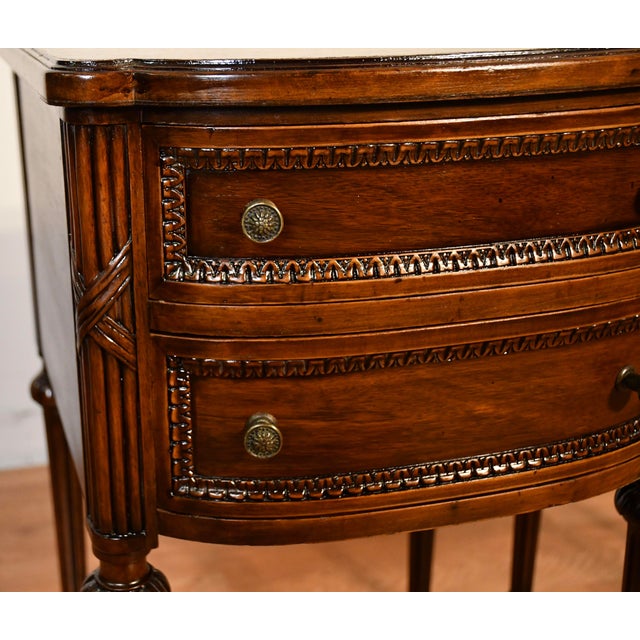 Wood 1930s Pair of French Louis XVI Walnut Nightstand / Bedside Table For Sale - Image 7 of 18