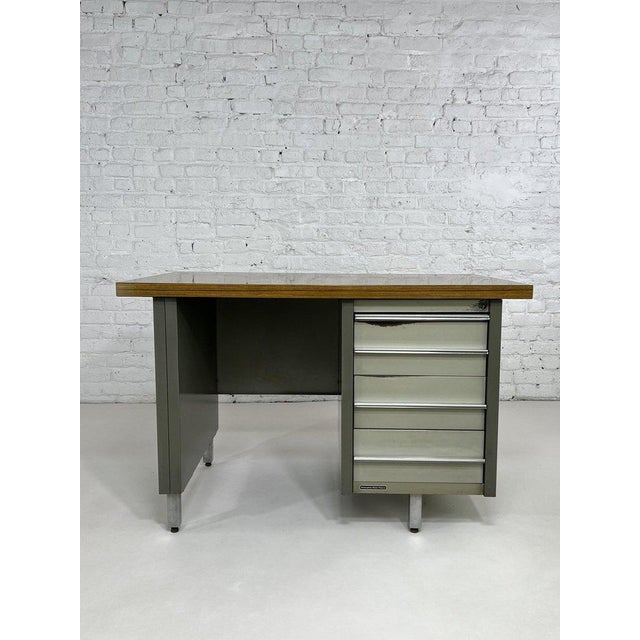 Industrial desk from the 1950s-60s in metal and wood top by Remington Rand France.