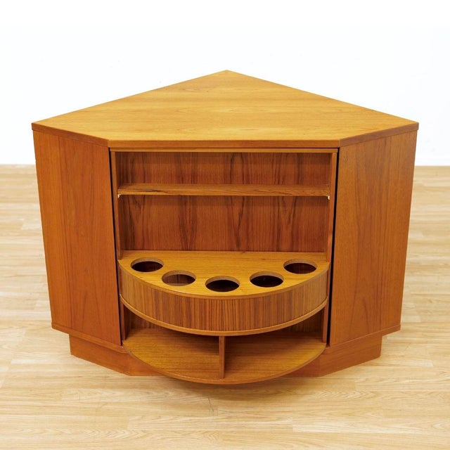 1960s Danish Modern Revolving Corner Bar in Teak by Vildbjerg Mobelfabrik For Sale - Image 18 of 18