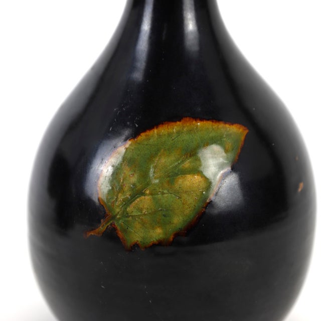 A Pair of Chinese20th-Century Jizhou Kiln Wood Leaf Pattern Vases For Sale In New York - Image 6 of 8