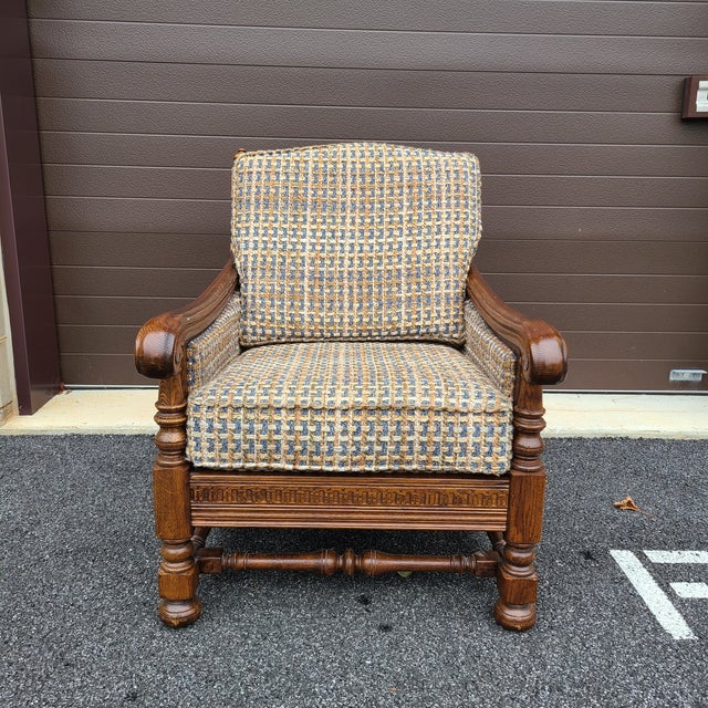 Ethan Allen Royal Charter Collection Carved Oak Lounge Chair & Ottoman