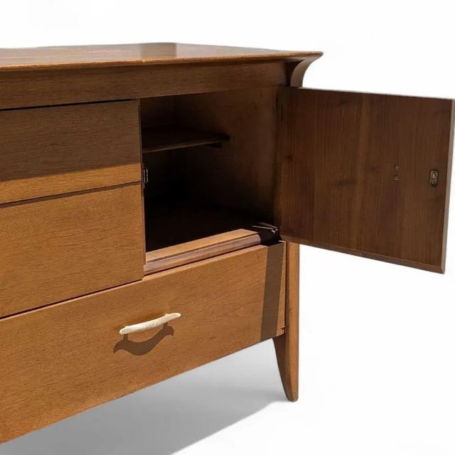 John Van Koert Drexel Profile Buffet – Mid-Century Credenza, 1950s For Sale - Image 14 of 18