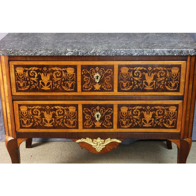 18th Century Chest of Drawers For Sale - Image 4 of 15