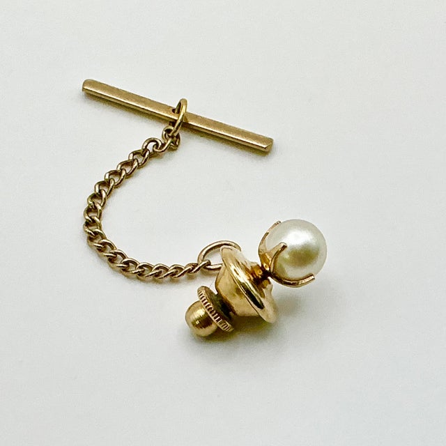 1970s Mid-Century Hollywood Regency Boho Chic Cultural Pearl Tie Clip Tack For Sale - Image 4 of 5