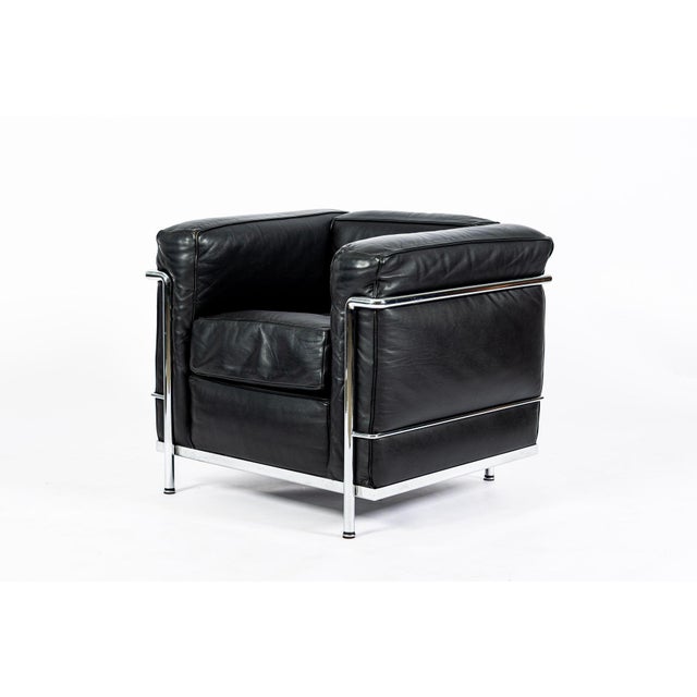 Mid-Century Modern Authentic Cassina Lc2 Black Leather Petit Lounge Chair by Le Corbusier, 4x Avail For Sale - Image 3 of 14