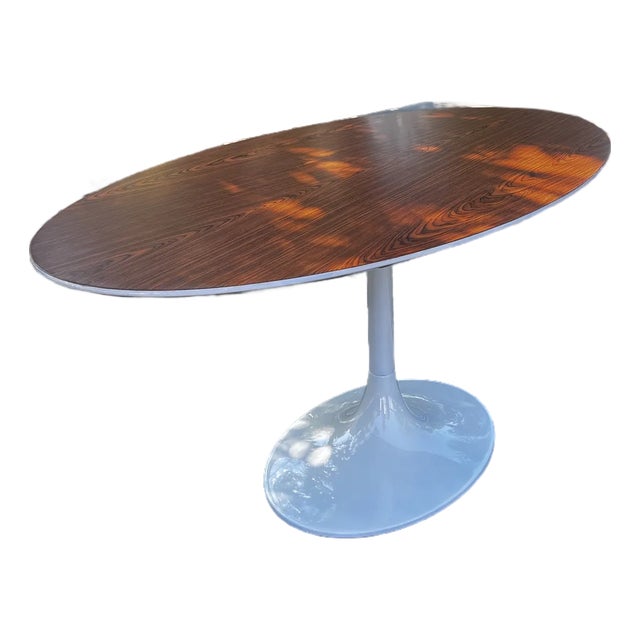 Oval Tulip Dining or Conference Table With Rosewood | Eero Saarinen for Knoll Style For Sale