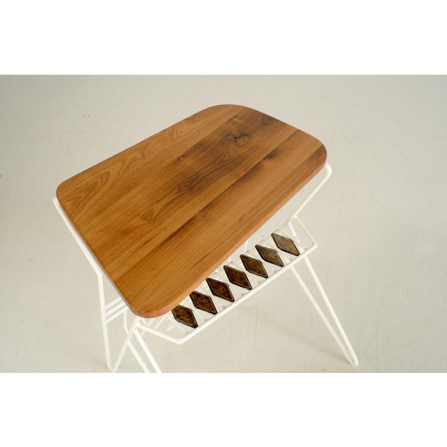 Wood Side Tables in Elm and Lacquered Metal, France, 1950, Set of 2 For Sale - Image 7 of 12