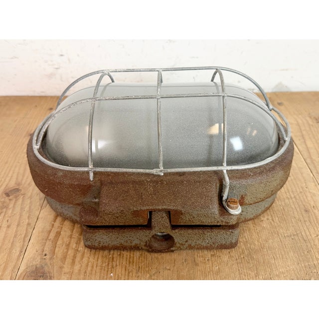 Industrial Grey Cast Iron Wall Light from Elektrosvit, 1960s For Sale - Image 4 of 15