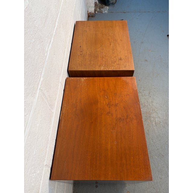 Pair of Mid 20th Century Walnut Nightstands For Sale In New York - Image 6 of 18
