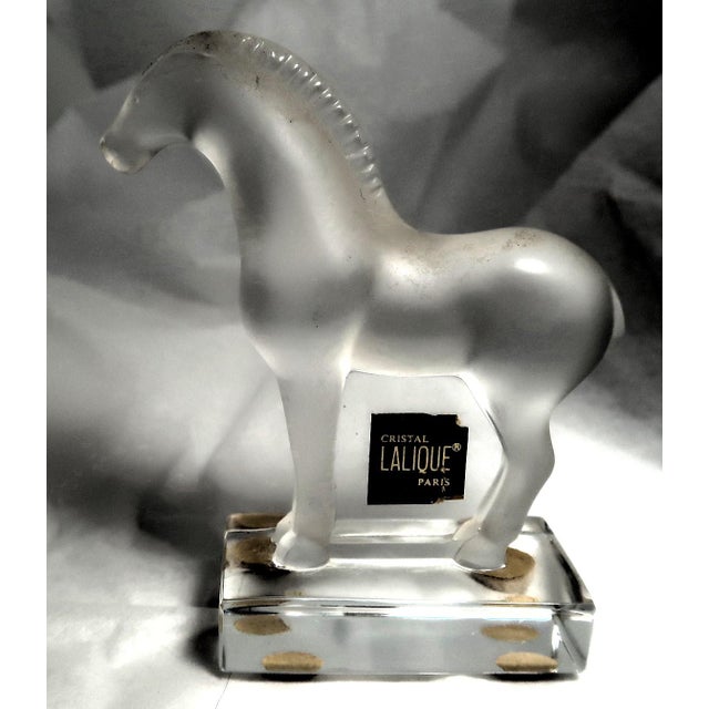 Transparent Late 20th Century Lalique (France) - Exquisite Signed Clear and Frosted Tang Horse With Original Label, Retired - For Sale - Image 8 of 16