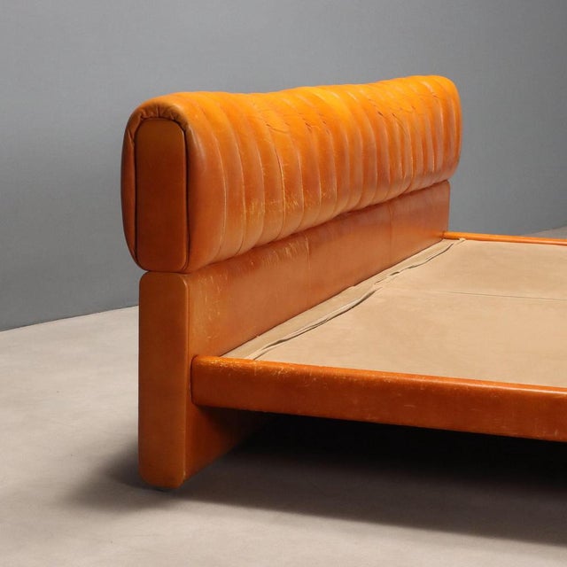Bed by Luigi Massoni for Poltrona Frau For Sale - Image 5 of 12