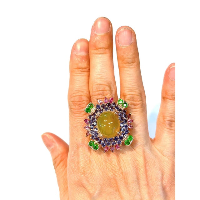 Bochic “Flamenco” Muti Gem & Fancy Sapphires 18k & Silver Large Cocktail Ring Size 6.5 For Sale - Image 4 of 4