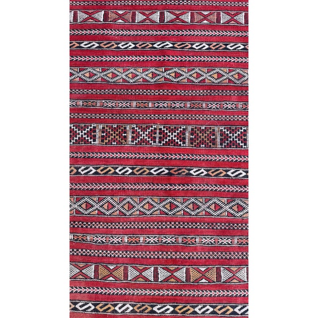 Mid-Century Modern Kilim Vintage Moroccan Rug - 2'11" X 5'6" Ft For Sale - Image 3 of 10