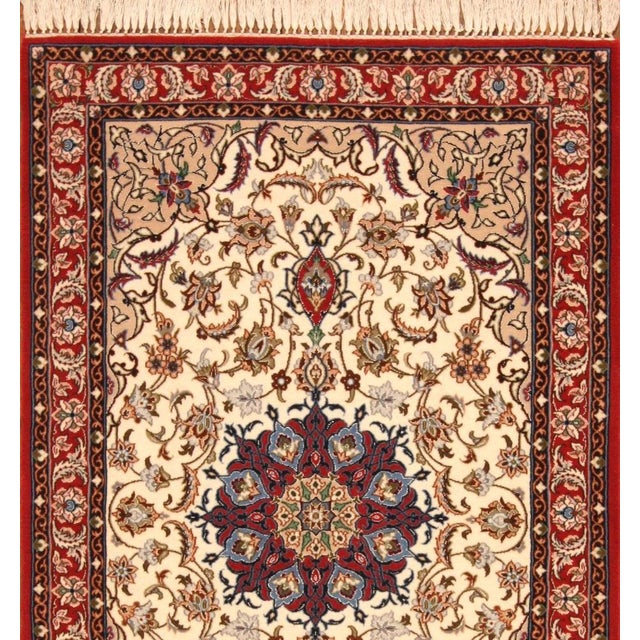Middle Eastern Rug in Wool For Sale - Image 3 of 9