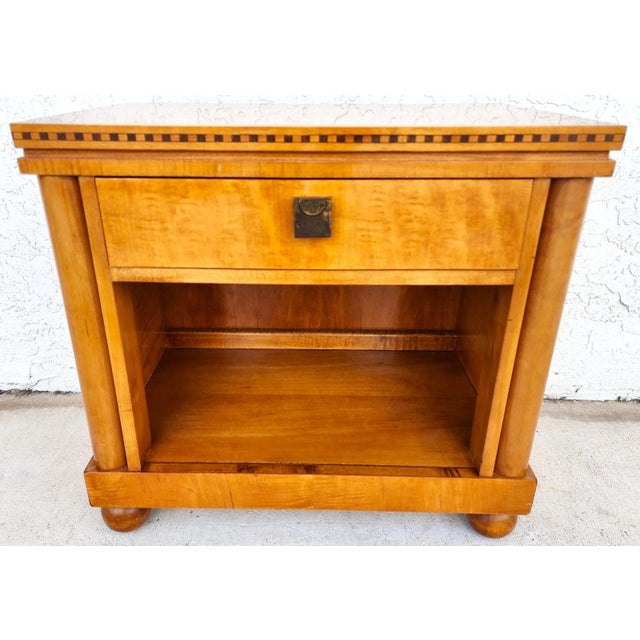 Art Deco 1980s Hickory White Genesis Collection Biedermeier Nightstand Side Table For Sale - Image 3 of 18