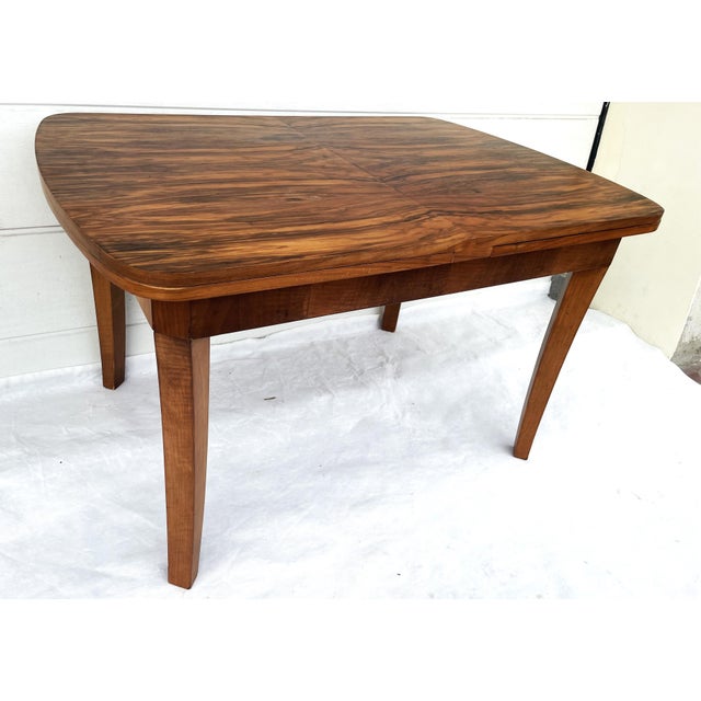Art Deco Extendable Table in Figured Walnut, 1920s For Sale - Image 16 of 18