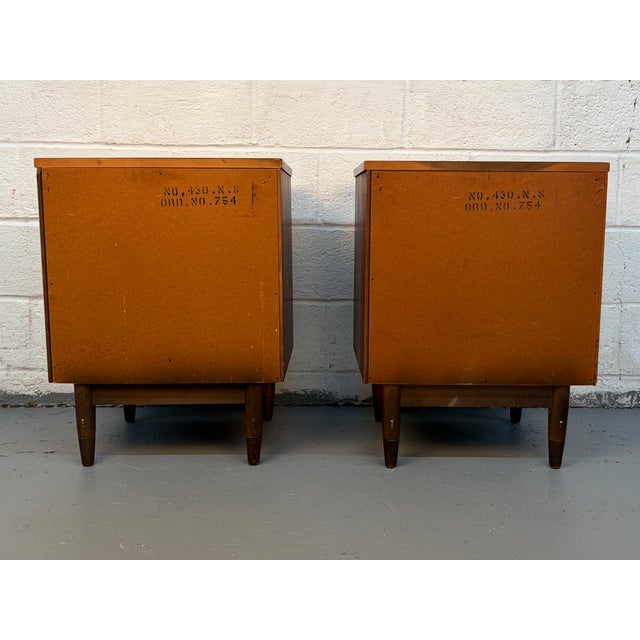 Vintage "Mainline" Walnut Nightstands by Hooker, A Pair For Sale In New York - Image 6 of 11