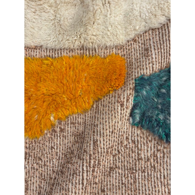 Moroccan Mrirt Rug in Handwoven Abstract Wool, 2010s For Sale - Image 9 of 13