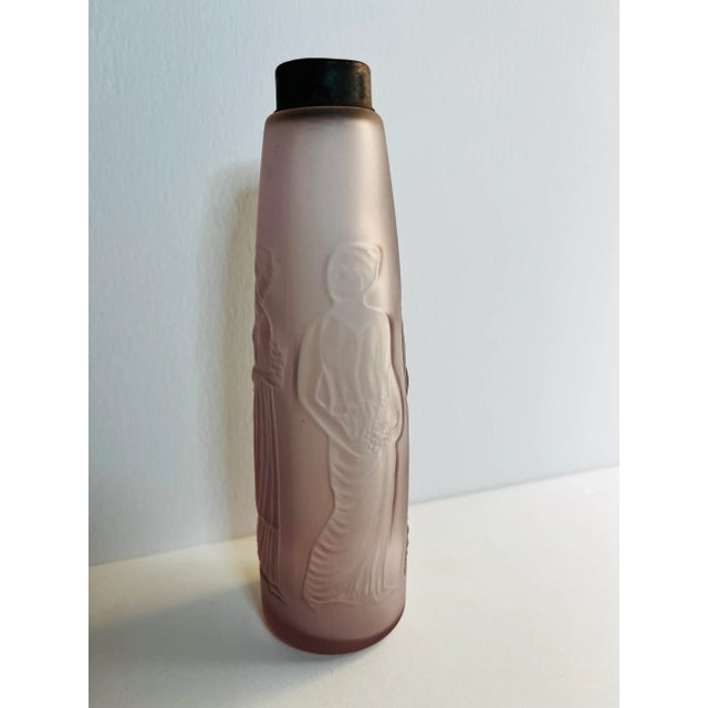 1930s Pink Art Deco Glass Boudoir Powder Jar For Sale - Image 4 of 7