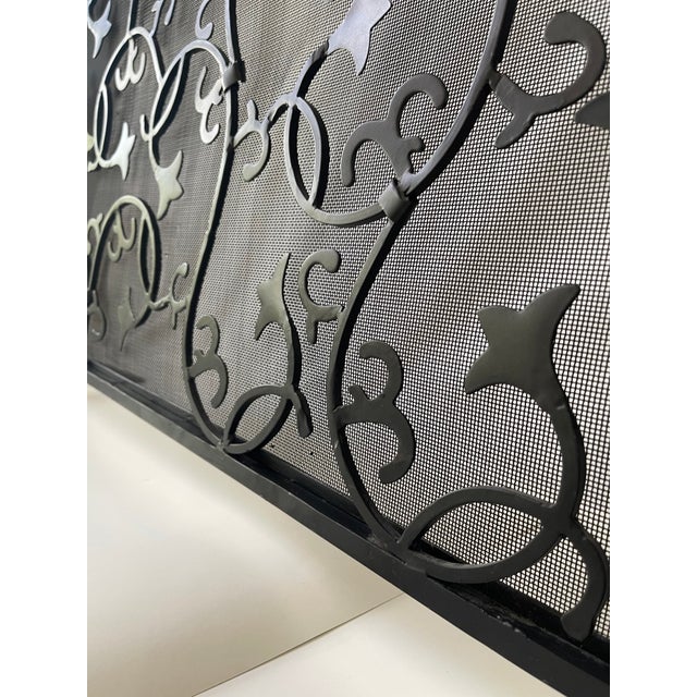 Late 20th Century Vintage Botanical Ivy Scroll Design Blackened Steel Fireplace Screen For Sale - Image 5 of 11