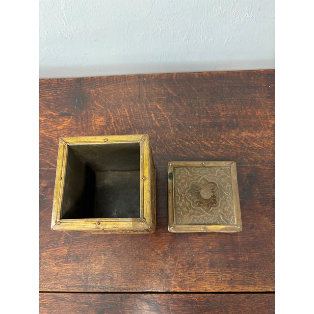 Vintage English Brass Repousse Tea Caddy For Sale In Naples, FL - Image 6 of 7