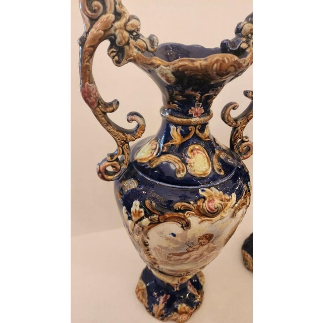 Pair of Mid 20th Century English Pottery Urns For Sale In Dallas - Image 6 of 7