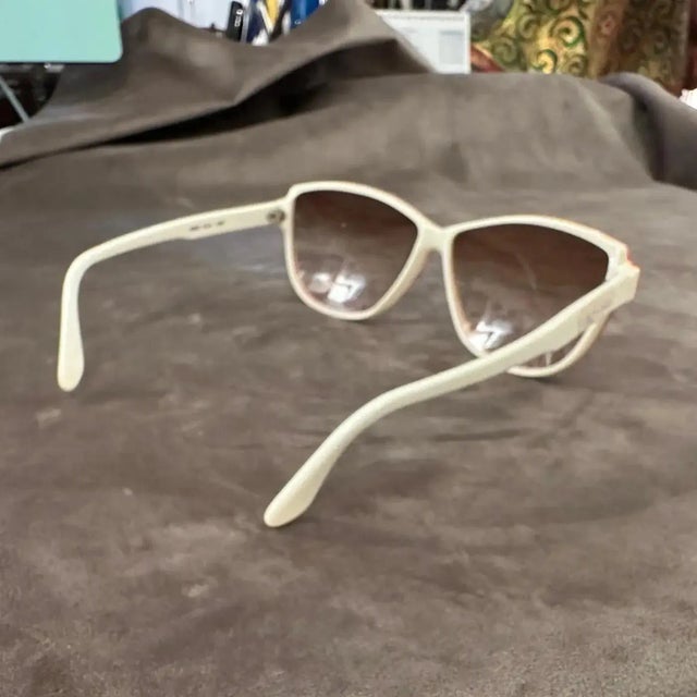 1970s Vintage Oversized Italian Sunglasses by Luxottica For Sale - Image 4 of 8