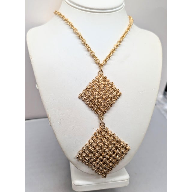 1960s Vintage 1967 Signed Napier Goldtone Woven Diamond Shaped Pendants Necklace For Sale - Image 5 of 8