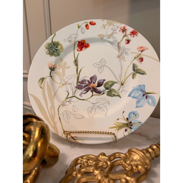Royal Stafford Late 20th Century Royal Stafford English Botanical Floral & Strawberry Dinner/Display Plate For Sale - Image 4 of 10