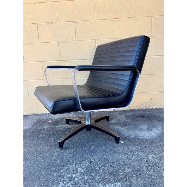 Vintage Swivel Lounge Chair by Chromcraft For Sale In Charlotte - Image 6 of 11