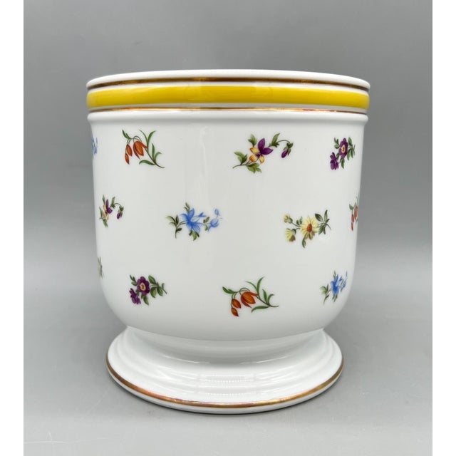 Late 20th Century Vintage Continental Porcelain Cachepot Planter – Heinrich Germany Floral With Yellow Band - French Country/ Spring / Easter For Sale - Image 5 of 11