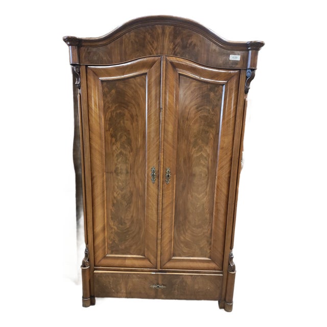 Antique Early 19th-Century Biedermeier Walnut Armoire For Sale