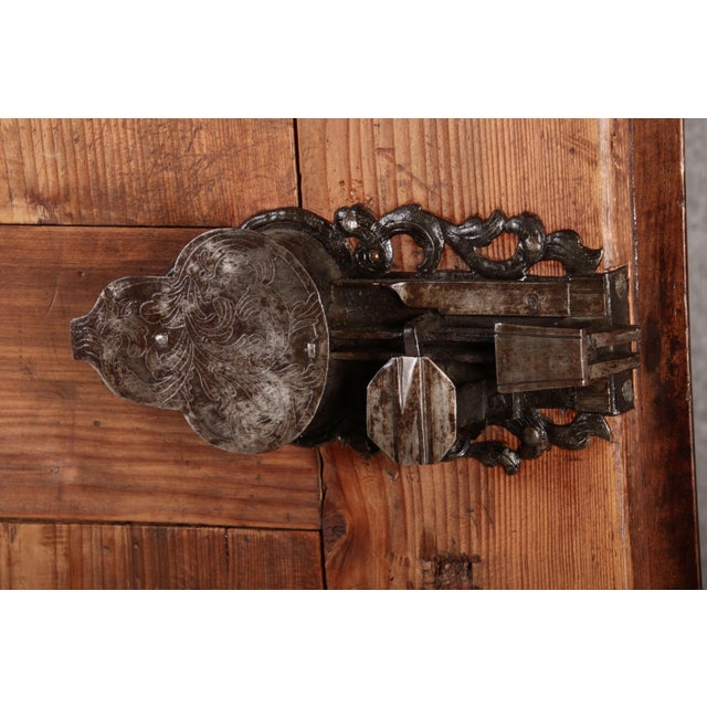 17th Century Antique Baroque Cabinet in Walnut, 1700 For Sale - Image 5 of 18
