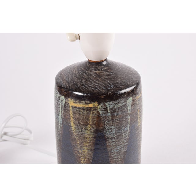 Mid-Century Modern Danish Studio Pottery Table Lamp with Graphic Hand-Painted Decor by Kai Klinge, 1960 For Sale - Image 6 of 12
