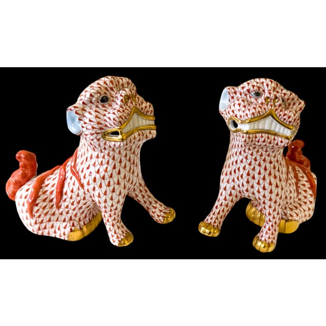Herend Chinese Export Style Signed Herend Rust Fishnet Porcelain Foo Dog Figurines - Pair For Sale - Image 4 of 6
