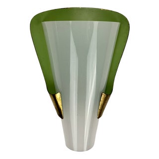 Mid-Century Italian Wall Lamp in the style of Stilnovo, 1950s For Sale