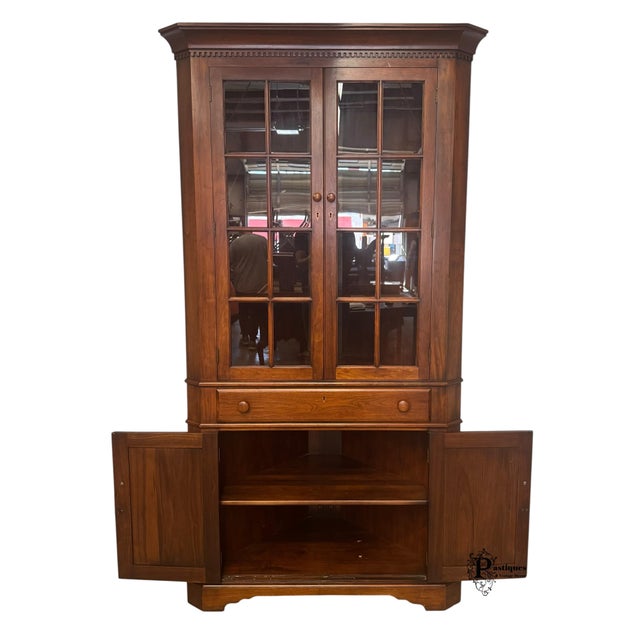 Vintage Traditional American Style Mahogany Corner / Display Cabinet For Sale - Image 10 of 12