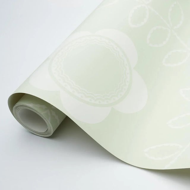 Schumacher Sample - Schumacher x Neisha Crosland Tudor Rose Wallpaper in Pistachio For Sale - Image 4 of 5