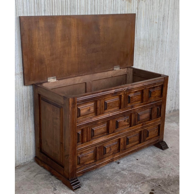 1920s 20th Spanish Blanket Chest With Raised Wooden Panels and Iron Hardware For Sale - Image 5 of 8