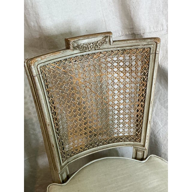 Light Gray 1980s Set of 5 French Louis XVI Style Caned Dining Chairs in Distressed Finish For Sale - Image 8 of 18