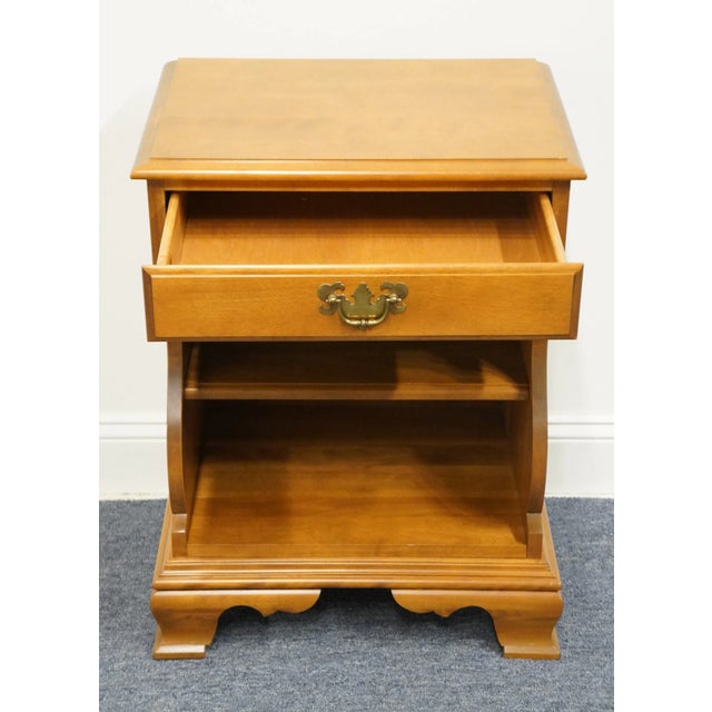 Colonial Craft Solid Birch 21" Open Cabinet Nightstand 2007 For Sale - Image 4 of 13