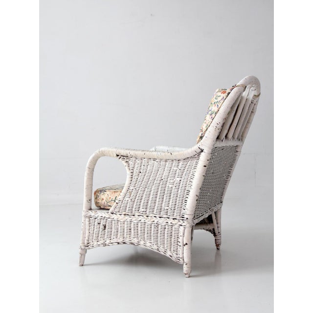 Early 20th Century Antique White Wicker Lounge Chair With Floral Cushions For Sale - Image 5 of 17