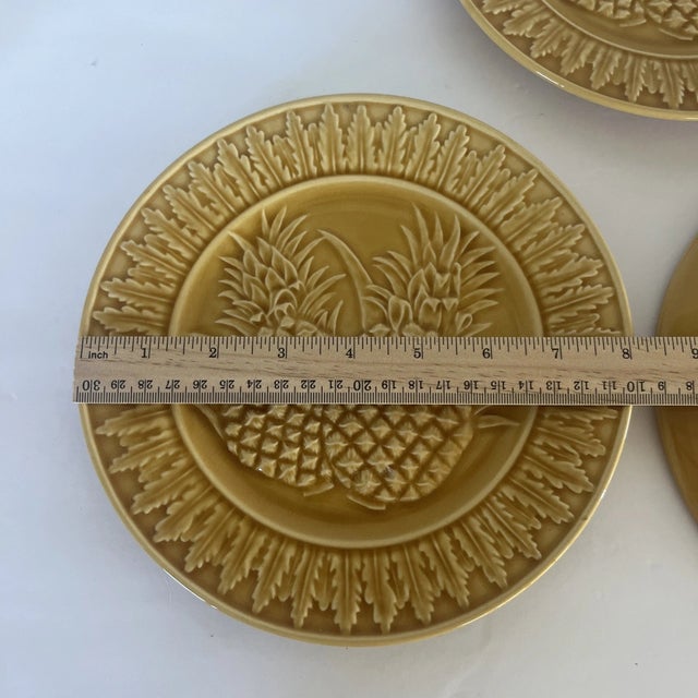 Bordallo Pinheiro Vintage Bordallo Pinheiro Yellow Pineapple Majolica Salad Plates - Set of 3 For Sale - Image 4 of 4
