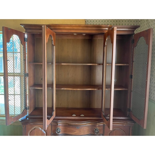French Provincial Mid 20th Century French Provincial Style China Cabinet — 2-Piece, Brass Lattice Doors, Serpentine Base For Sale - Image 3 of 13
