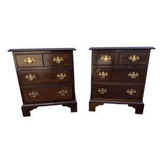 Late 20th Century Pair of Chippendale Style Dark Stained Mahogany Nightstands For Sale