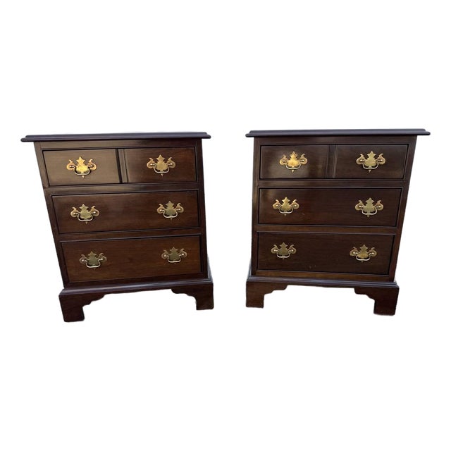 Late 20th Century Pair of Chippendale Style Dark Stained Mahogany Nightstands For Sale
