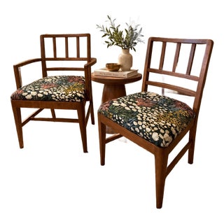 Pair of 1940s Mid-Century Slat-Back Dining Chairs, Newly Reupholstered in Botanical Print For Sale